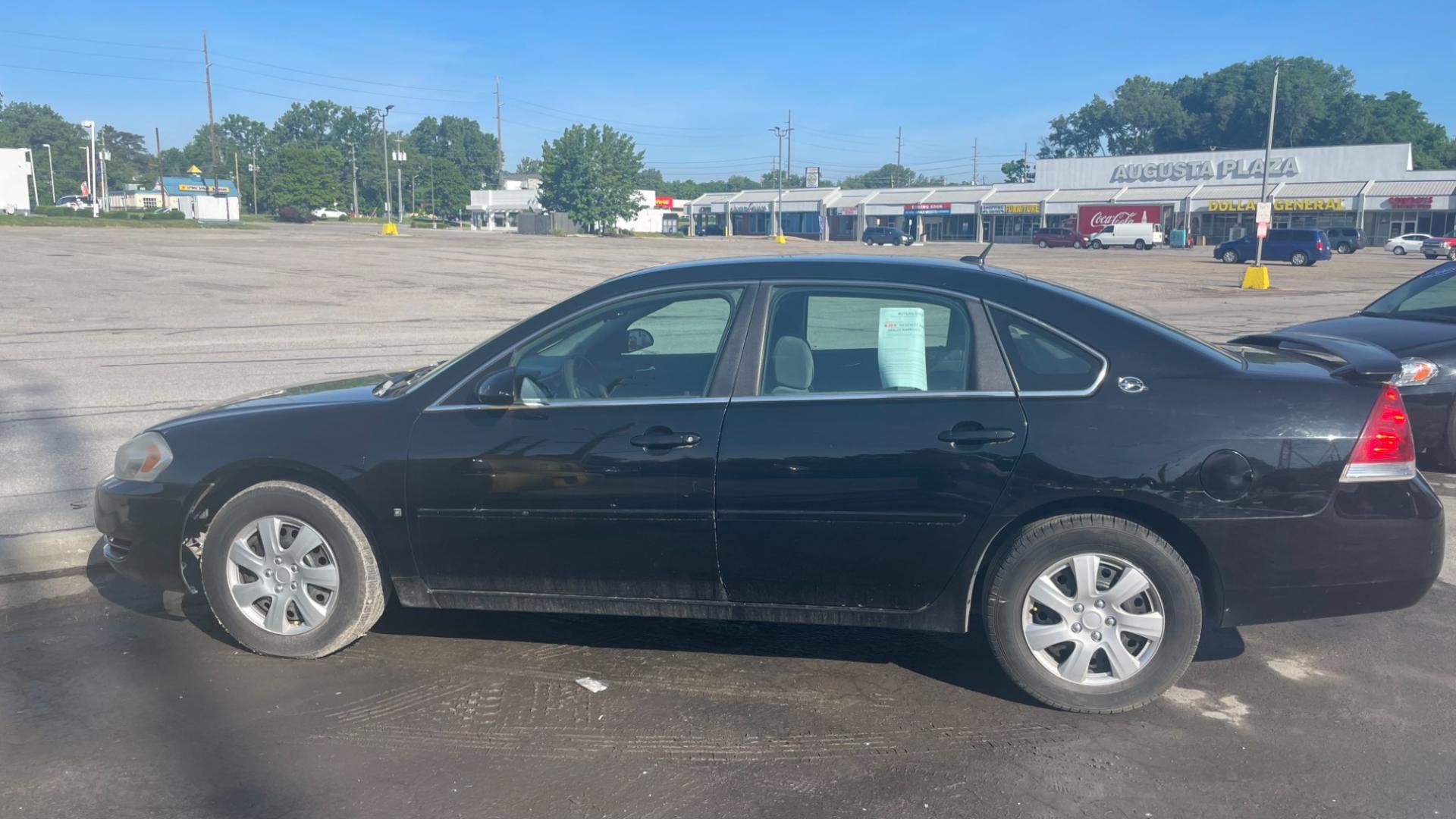 2007 BLACK /GRAY Chevrolet Impala LS (2G1WB58K279) with an 3.5L V6 OHV 16V FFV engine, 4-Speed Automatic Overdrive transmission, located at 2710A Westlane Rd., Indianapolis, IN, 46268, (317) 291-2000, 39.885670, -86.208160 - Photo#4